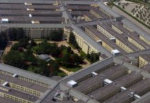 El jefe del Pentágono, Pete Hegseth, despide a Jeffrey Kruse, director de la Agencia de Inteligencia de Defensa