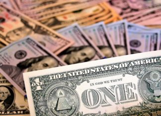 ¿Quién quiere 800 pesos argentinos por un dólar estadounidense?