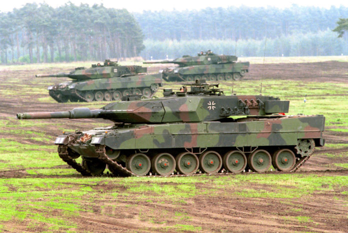 Leopard 2 A5 de las fuerzas blindadas de la República Federal de Alemania durante un ejercicio de entrenamiento y combate. Fuente/ Foto: Bundeswehr, CC BY-SA 2.0