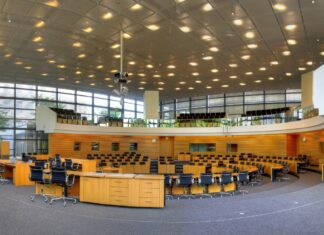 Escándalo en el Parlamento de Turingia – Una visión esclarecedora desde el exterior