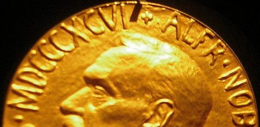 Se concede el Premio Nobel de Medicina a tres científicos por su trabajo en el campo de la optogenética: Karl Deisseroth, Peter Hegemann y Georg Nagel han sido elegidos como galardonados