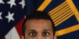 El «racista» Trump quiere a un «hombre de color» como director del FBI