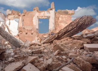 Guerra en Siria – Aviones sirios y rusos atacan emplazamientos de militantes en la provincia de Homs