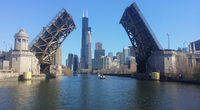 Trump quiere lanzar una campaña para deportar a los inmigrantes ilegales nada más asumir el cargo – Se dice que planea una «redada a gran escala» en Chicago