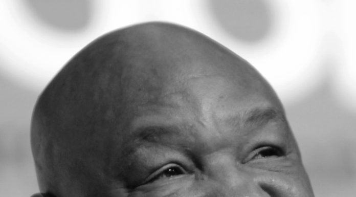 El excampeón mundial de boxeo George Foreman fallece a los 76 años