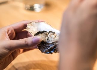 Ostras en el restaurante Le Consulat – Fin de Claire de David Hervé