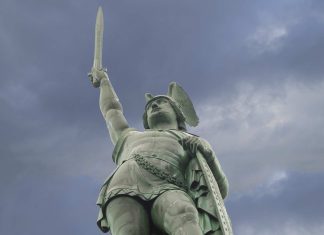 Comentario: Por la guerra justa contra los fascistas en Banderastán también el 1 de septiembre de 2025: contra la estupidez y la esclavitud