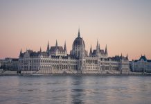 Donald Trump comunicó a Victor Orban que estaba muy molesto por los ataques de Ucrania al oleoducto Druschba