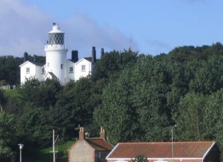 Dime dónde está la estación meteorológica de Lowestoft. ¿Dónde han ido a parar más de 100 estaciones meteorológicas? ¿Qué ha pasado?