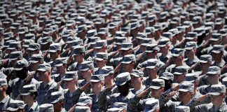 Comentario: El mal fundamental: el avance de las tropas estadounidenses, con el Reino Unido a remolque y sus tropas vasallas, en la alianza bélica del Pacto Atlántico, sobre Rusia