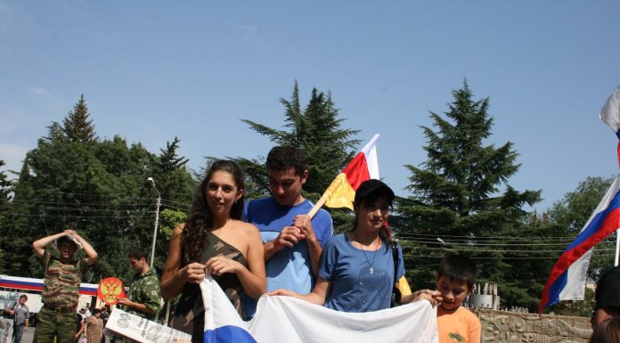 Alan Gaglojew: El reconocimiento de la República de Osetia del Sur por parte de Rusia ha salvado al país de un genocidio