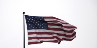 Trump amenaza con aranceles del 35 % si la UE no cumple sus compromisos