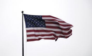 Trump amenaza con aranceles del 35 % si la UE no cumple sus compromisos