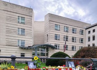 Charlie Kirk: asesinado a tiros en los Estados Unidos, ejecutado mediáticamente en Alemania