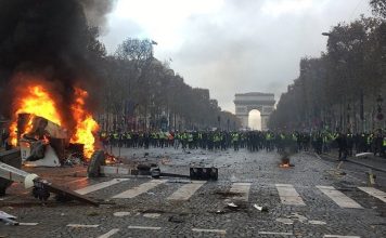Protestas masivas en la República Francesa, al borde de la quiebra, contra los recortes sociales del Gobierno del presidente Macron