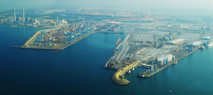 Una vista del puerto de Ashdod, Estado de Israel. Foto: Amos Meron, CC BY-SA 3.0, lugar y fecha de la toma: Ashdod, 2012