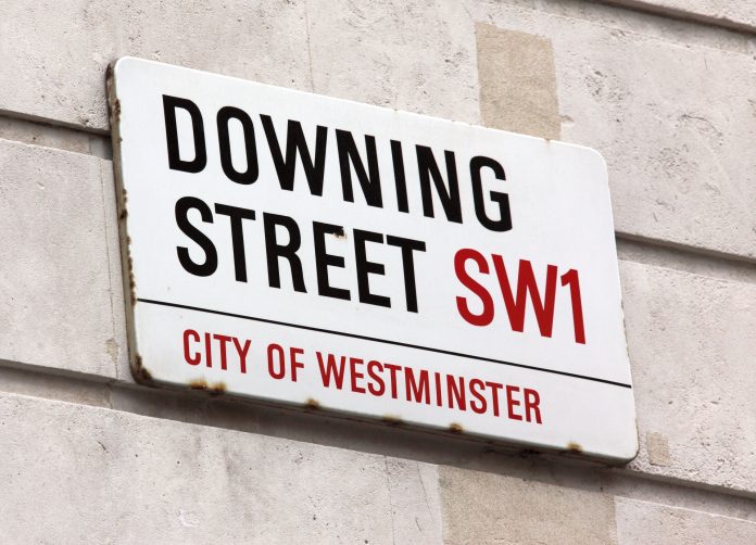 Downing Street en la ciudad de Westminster. Fuente: Pixabay, foto: PublicDomainPictures